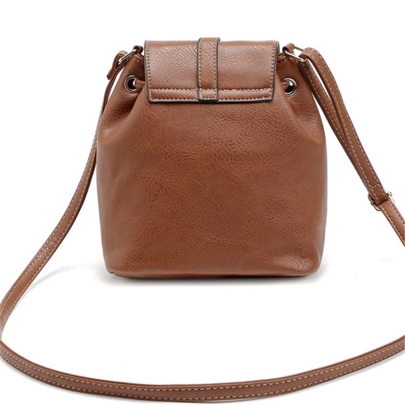 💥LAST ONE💥 Brown Laser-Cut Bucket Bag - Picture 3 of 6